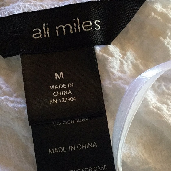 NWOT Ali Miles Cut Out Sleeve Top - Picture 5 of 6